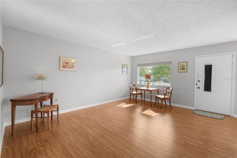 Condo in Seminole, Florida, 1 bedroom  № 1722708 - photo 11