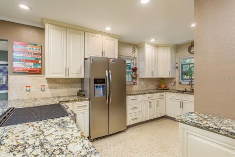 House in Dunedin, Florida 2 bedrooms, 114.55 sq.m. № 1533025 - photo 7