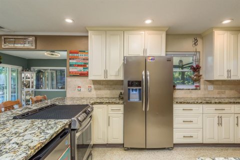 House in Dunedin, Florida 2 bedrooms, 114.55 sq.m. № 1533025 - photo 8