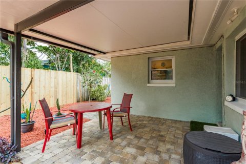 House in Dunedin, Florida 2 bedrooms, 114.55 sq.m. № 1533025 - photo 23