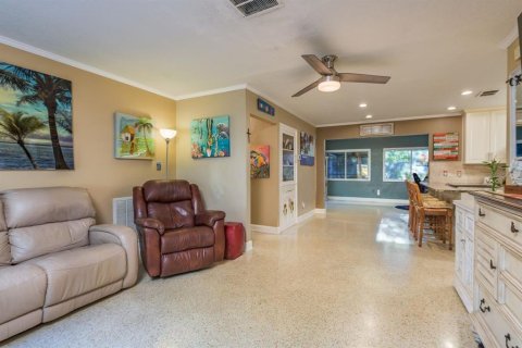 House in Dunedin, Florida 2 bedrooms, 114.55 sq.m. № 1533025 - photo 4