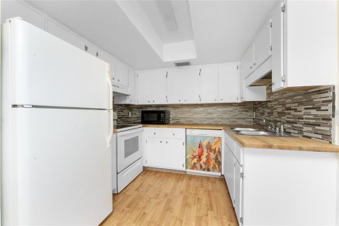 Condo in Punta Gorda, Florida, 2 bedrooms  № 1777411 - photo 14