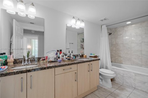 Снять в аренду кондоминиум в Майами-Бич, Флорида 1 спальня, 80.08м2, № 1963883 - фото 16