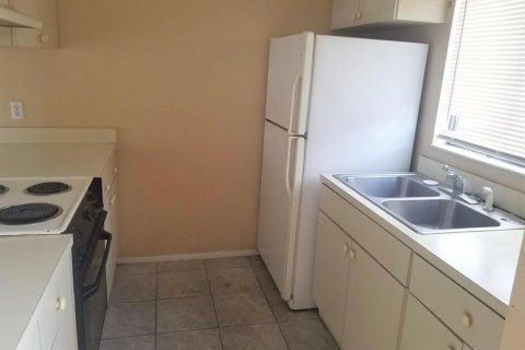 Condominio en alquiler en Orlando, Florida, 2 dormitorios, 97.36 m2 № 1651387 - foto 6