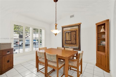 Купить виллу или дом в Майами, Флорида 3 спальни, 176.98м2, № 1986486 - фото 16