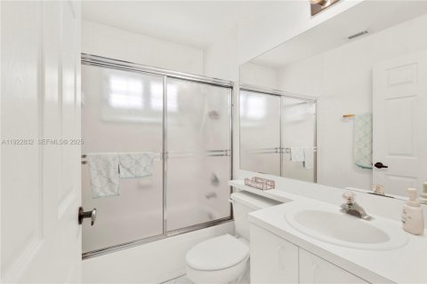 Купить виллу или дом в Майами, Флорида 3 спальни, 176.98м2, № 1986486 - фото 30