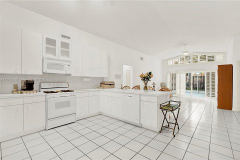 Купить виллу или дом в Майами, Флорида 3 спальни, 176.98м2, № 1986486 - фото 17