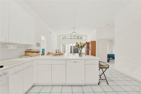 Купить виллу или дом в Майами, Флорида 3 спальни, 176.98м2, № 1986486 - фото 20