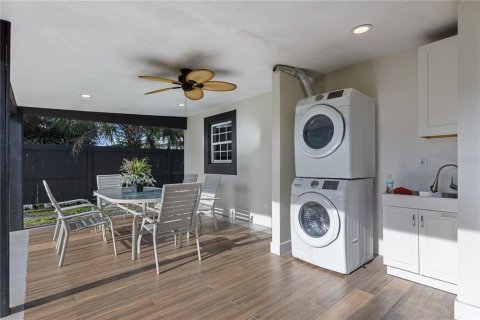 House in Tampa, Florida 4 bedrooms, 144.28 sq.m. № 2198767 - photo 27