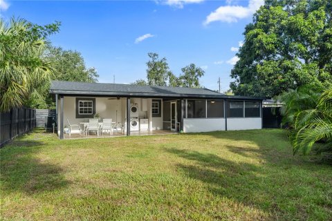 House in Tampa, Florida 4 bedrooms, 144.28 sq.m. № 2198767 - photo 29
