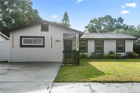 House in Tampa, Florida 4 bedrooms, 144.28 sq.m. № 2198767