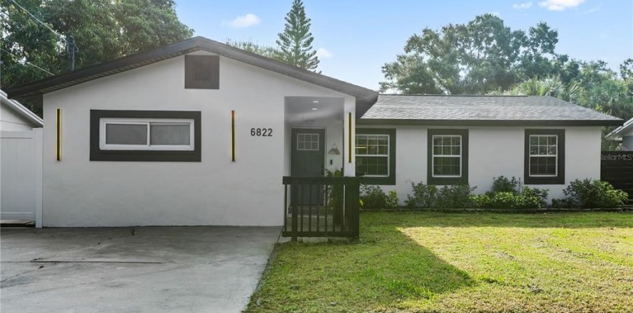 House in Tampa, Florida 4 bedrooms, 144.28 sq.m. № 2198767