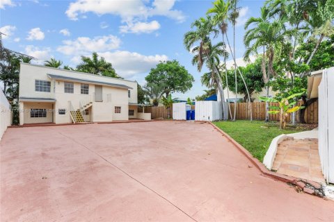 Commercial property in Miami, Florida № 1774389 - photo 27