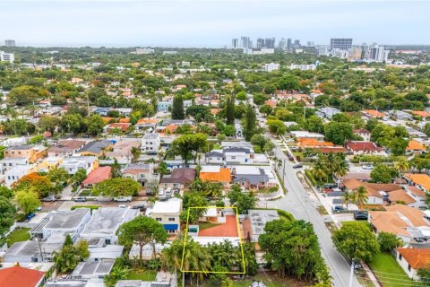 Commercial property in Miami, Florida № 1774389 - photo 9