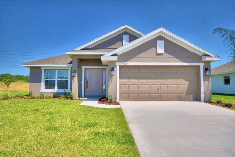 House in MAGNOLIA PARK in Haines City, Florida 3 bedrooms, 131.46 sq.m. № 1821468 - photo 1
