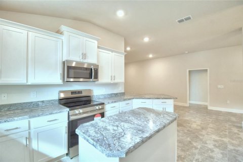 House in MAGNOLIA PARK in Haines City, Florida 3 bedrooms, 131.46 sq.m. № 1821468 - photo 14