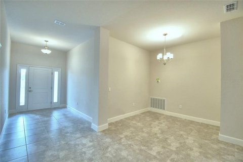 House in MAGNOLIA PARK in Haines City, Florida 3 bedrooms, 131.46 sq.m. № 1821468 - photo 8