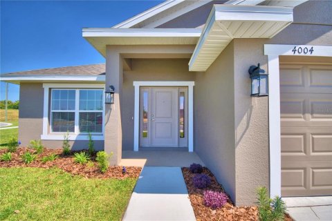 House in MAGNOLIA PARK in Haines City, Florida 3 bedrooms, 131.46 sq.m. № 1821468 - photo 2