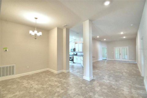 House in MAGNOLIA PARK in Haines City, Florida 3 bedrooms, 131.46 sq.m. № 1821468 - photo 7