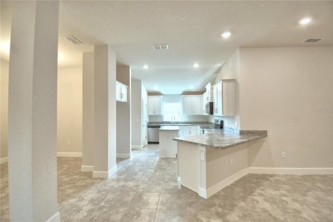 House in MAGNOLIA PARK in Haines City, Florida 3 bedrooms, 131.46 sq.m. № 1821468 - photo 10