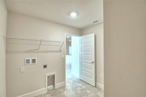House in MAGNOLIA PARK in Haines City, Florida 3 bedrooms, 131.46 sq.m. № 1821468 - photo 19