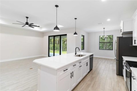 Casa en venta en Port Charlotte, Florida, 3 dormitorios, 156.45 m2 № 1909548 - foto 11