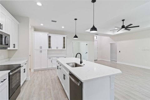 Casa en venta en Port Charlotte, Florida, 3 dormitorios, 156.45 m2 № 1909548 - foto 12