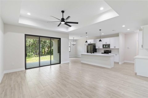Casa en venta en Port Charlotte, Florida, 3 dormitorios, 156.45 m2 № 1909548 - foto 4