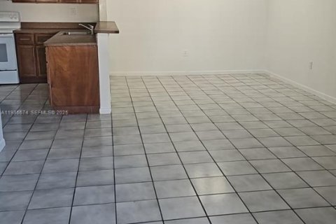 Condo in Cutler Bay, Florida, 2 bedrooms  № 1994063 - photo 6