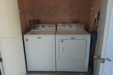 Condo in Cutler Bay, Florida, 2 bedrooms  № 1994063 - photo 5