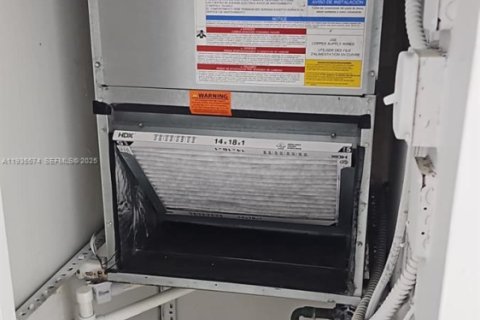 Condo in Cutler Bay, Florida, 2 bedrooms  № 1994063 - photo 16