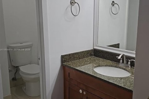 Condo in Cutler Bay, Florida, 2 bedrooms  № 1994063 - photo 21