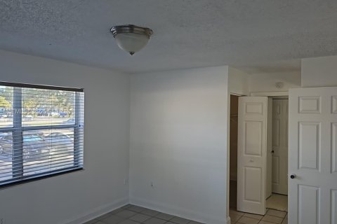 Condo in Cutler Bay, Florida, 2 bedrooms  № 1994063 - photo 19
