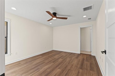 House in Tampa, Florida 3 bedrooms, 131.46 sq.m. № 2094486 - photo 20