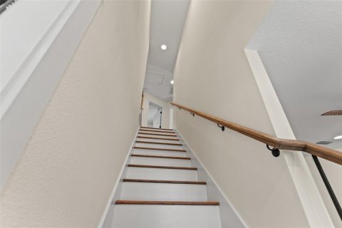 House in Tampa, Florida 3 bedrooms, 131.46 sq.m. № 2094486 - photo 16
