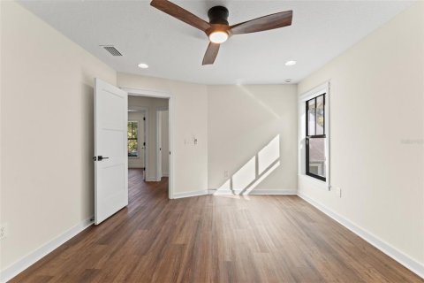House in Tampa, Florida 3 bedrooms, 131.46 sq.m. № 2094486 - photo 21
