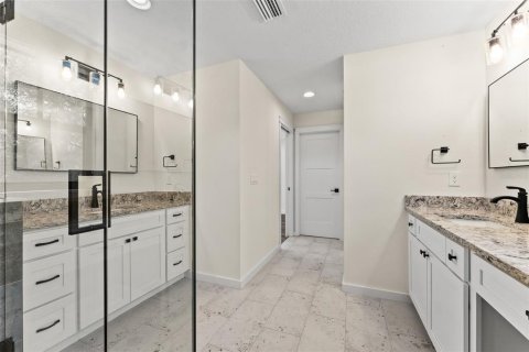 House in Tampa, Florida 3 bedrooms, 131.46 sq.m. № 2094486 - photo 23