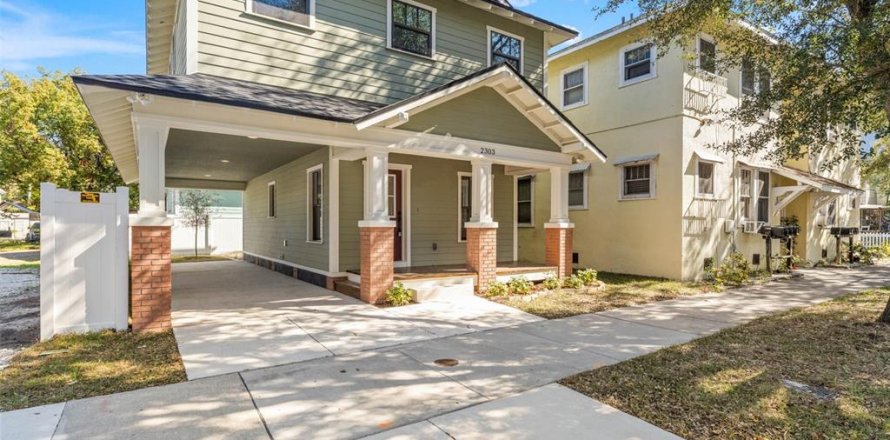 House in Tampa, Florida 3 bedrooms, 131.46 sq.m. № 2094486