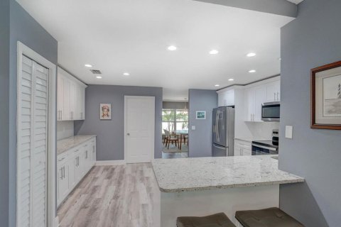 Купить виллу или дом в Палм-Харбор, Флорида 3 комнаты, 179.49м2, № 2142572 - фото 13