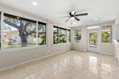 House in Palm Harbor, Florida 2 bedrooms, 153.85 sq.m. № 1624938 - photo 16
