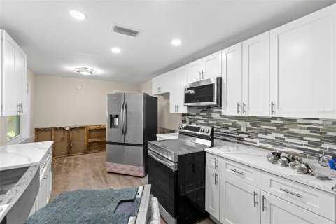 House in Palm Harbor, Florida 2 bedrooms, 153.85 sq.m. № 1624938 - photo 14