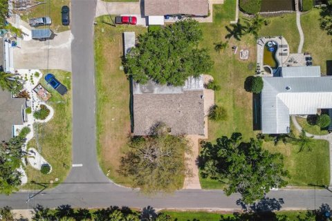House in Palm Harbor, Florida 2 bedrooms, 153.85 sq.m. № 1624938 - photo 7