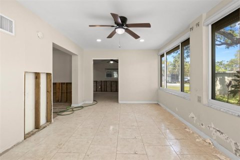 House in Palm Harbor, Florida 2 bedrooms, 153.85 sq.m. № 1624938 - photo 17