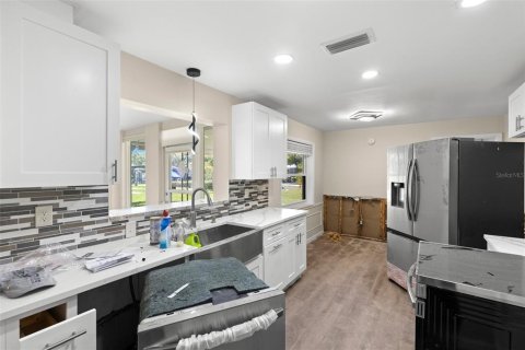 House in Palm Harbor, Florida 2 bedrooms, 153.85 sq.m. № 1624938 - photo 15
