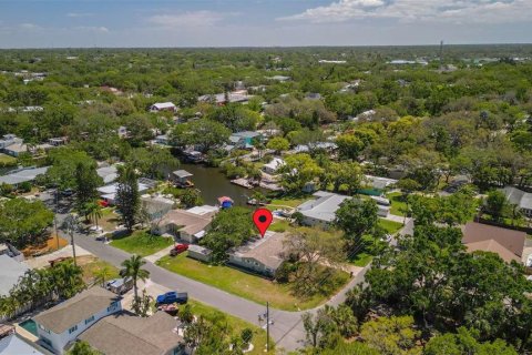 House in Palm Harbor, Florida 2 bedrooms, 153.85 sq.m. № 1624938 - photo 5