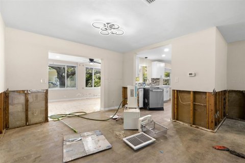 House in Palm Harbor, Florida 2 bedrooms, 153.85 sq.m. № 1624938 - photo 21