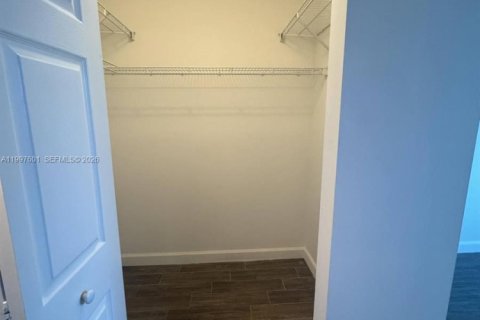Copropriété à louer à Miami, Floride: 2 chambres, 105.91 m2 № 2063576 - photo 18