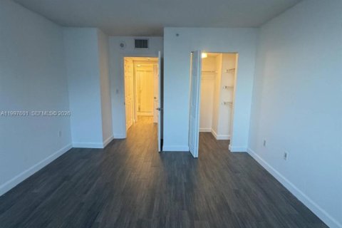 Copropriété à louer à Miami, Floride: 2 chambres, 105.91 m2 № 2063576 - photo 21