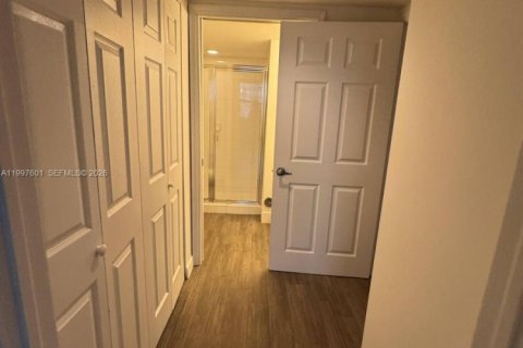 Copropriété à louer à Miami, Floride: 2 chambres, 105.91 m2 № 2063576 - photo 27
