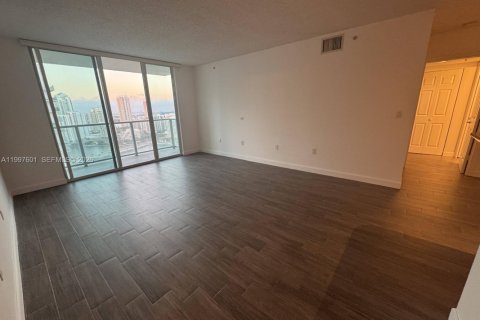 Copropriété à louer à Miami, Floride: 2 chambres, 105.91 m2 № 2063576 - photo 4